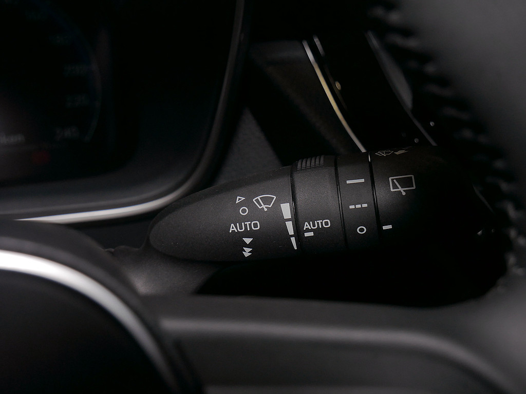 Fahrzeugansicht TOYOTA Corolla Touring Sports 1.8 Hybrid Teamplayer - Bild 25