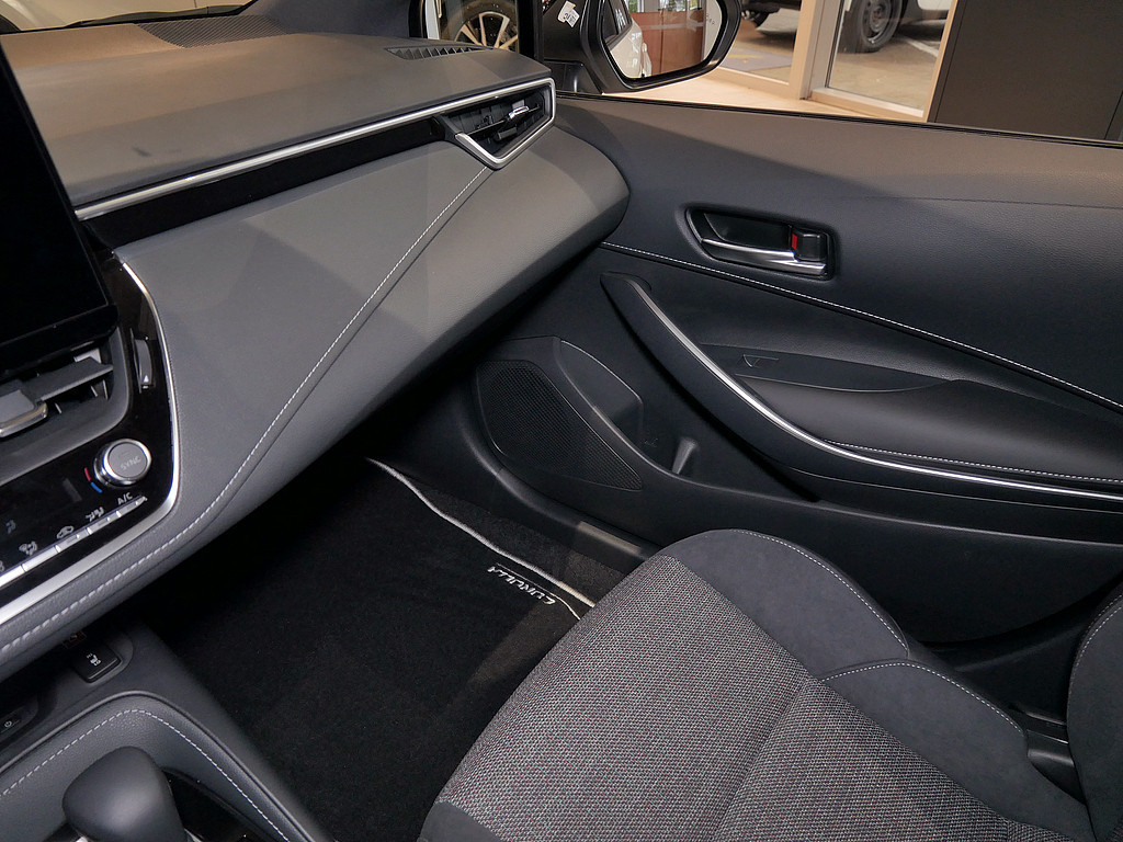 Fahrzeugansicht TOYOTA Corolla Touring Sports 1.8 Hybrid Teamplayer - Bild 26