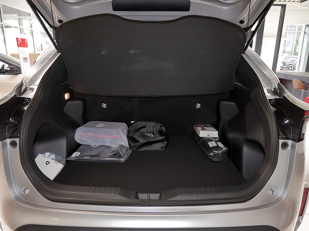 Fahrzeugansicht TOYOTA Yaris Cross 1.5 Hybrid FWD Teamplayer - Bild 5