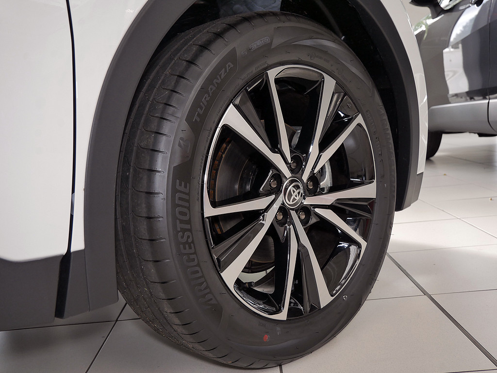 Fahrzeugansicht TOYOTA C-HR 2.0 Hybrid FWD Team Deutschland - Bild 5