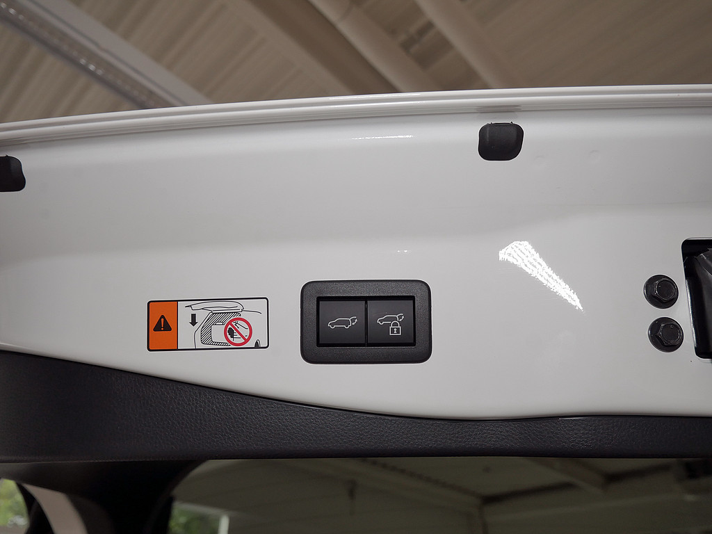 Fahrzeugansicht TOYOTA C-HR 2.0 Hybrid FWD Team Deutschland - Bild 7