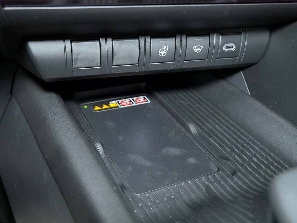 Fahrzeugansicht TOYOTA C-HR 2.0 Hybrid FWD Team Deutschland - Bild 18