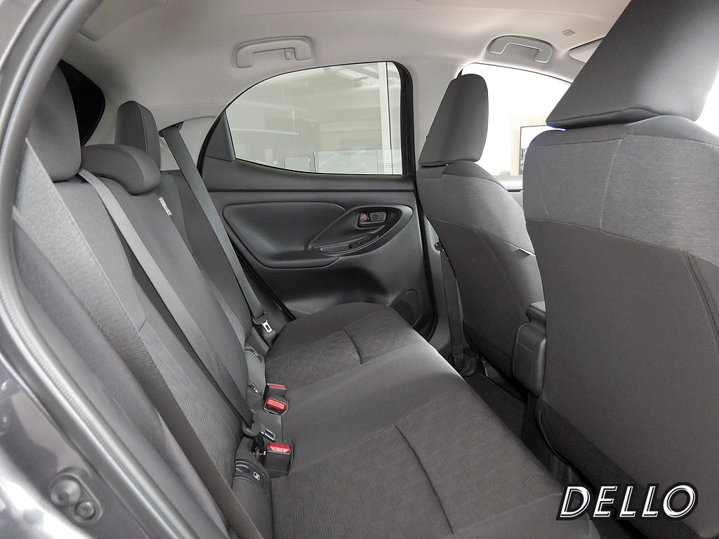 Fahrzeugansicht TOYOTA Yaris Hybrid 1.5 VVT-iE Teamplayer - Bild 36