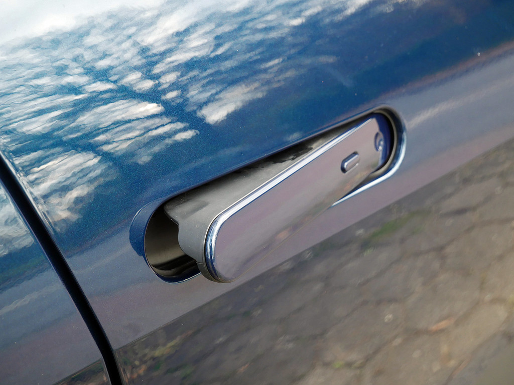 Fahrzeugansicht TOYOTA C-HR 1.8 Hybrid FWD Team Deutschland - Bild 5