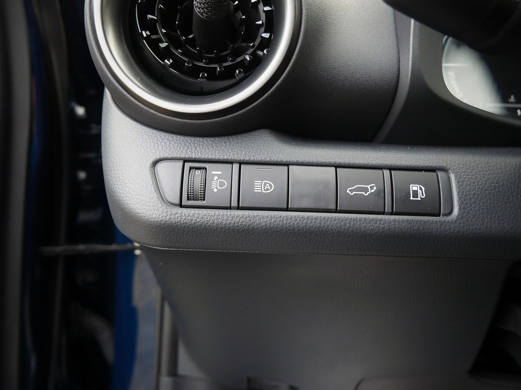 Fahrzeugansicht TOYOTA C-HR 1.8 Hybrid FWD Team Deutschland - Bild 25