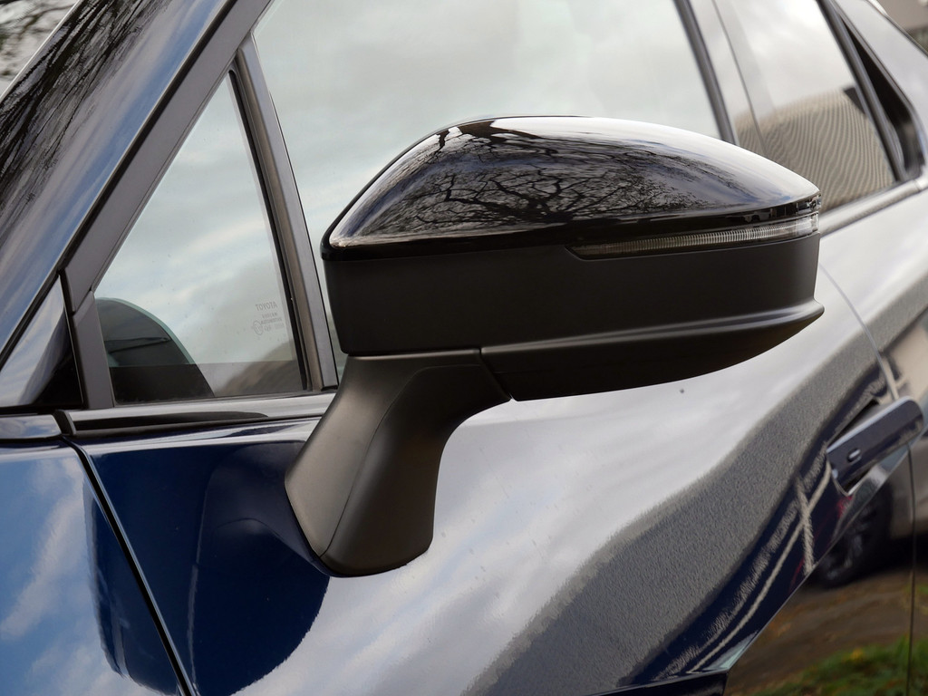 Fahrzeugansicht TOYOTA C-HR 1.8 Hybrid FWD Team Deutschland - Bild 37