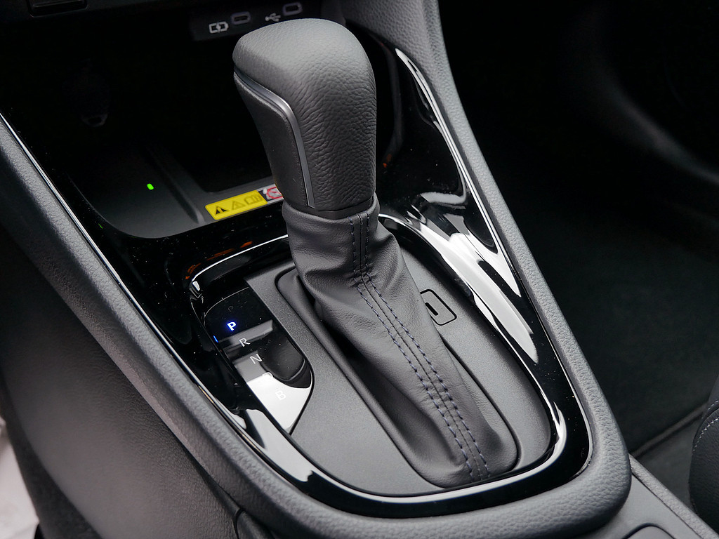 Fahrzeugansicht TOYOTA Yaris Hybrid 1.5 VVT-i Style Plus - Bild 10