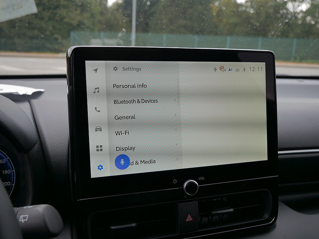 Fahrzeugansicht TOYOTA Yaris Hybrid 1.5 VVT-i Style Plus - Bild 17