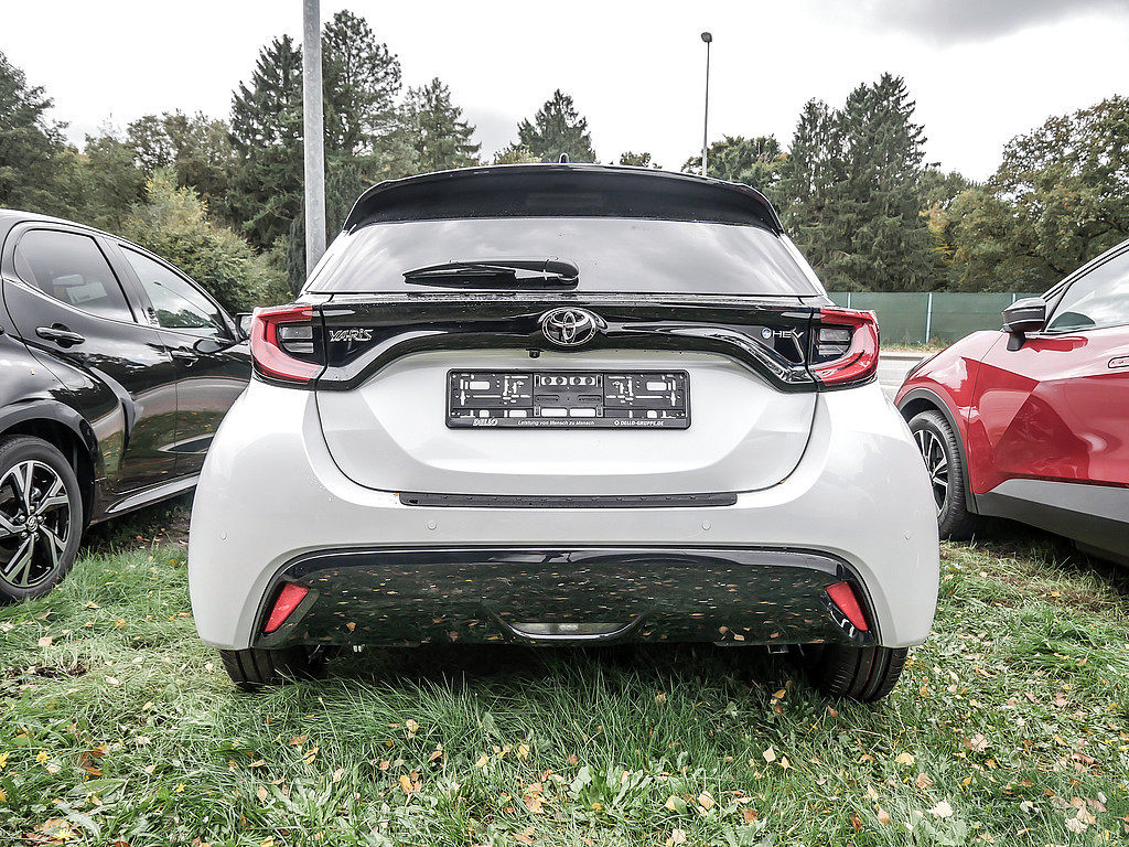 Fahrzeugansicht TOYOTA Yaris Hybrid 1.5 VVT-i Style Plus - Bild 32