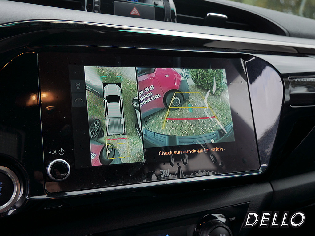 Fahrzeugansicht TOYOTA Hilux 2.8 Double Cab Invincible 4x4 - Bild 10