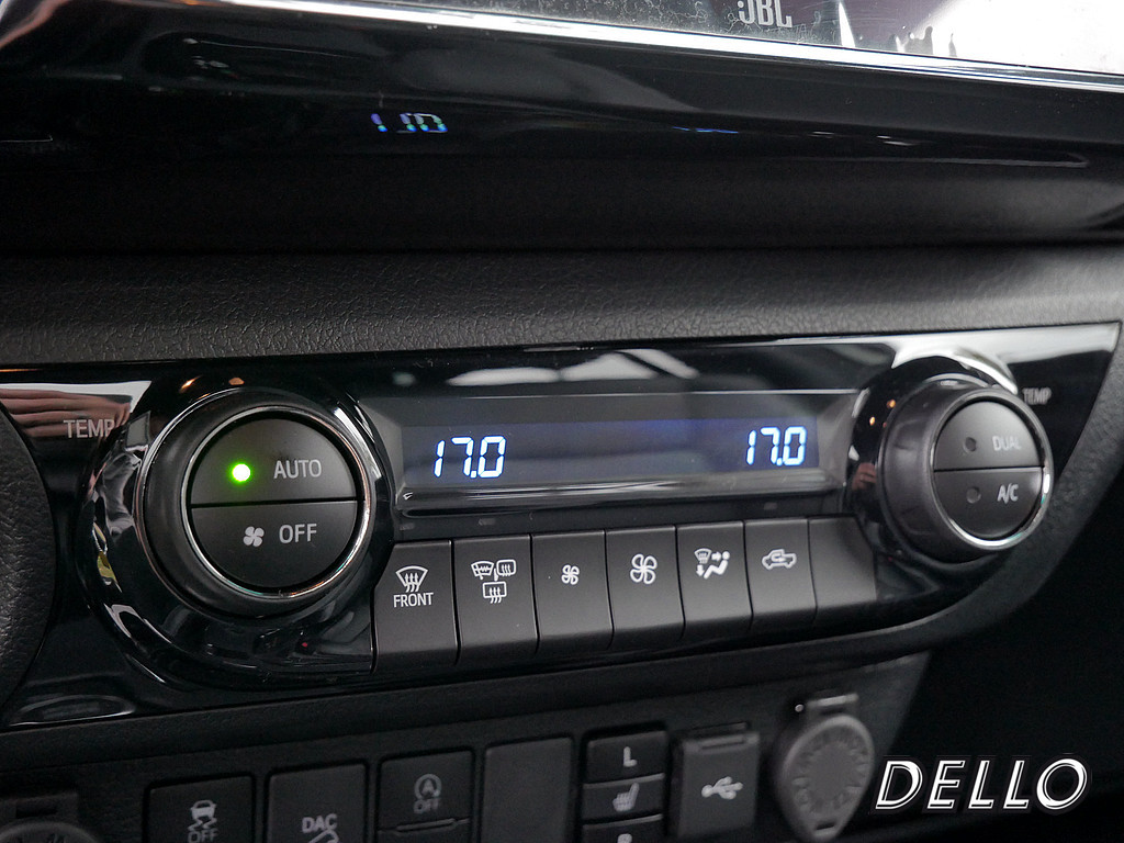 Fahrzeugansicht TOYOTA Hilux 2.8 Double Cab Invincible 4x4 - Bild 11