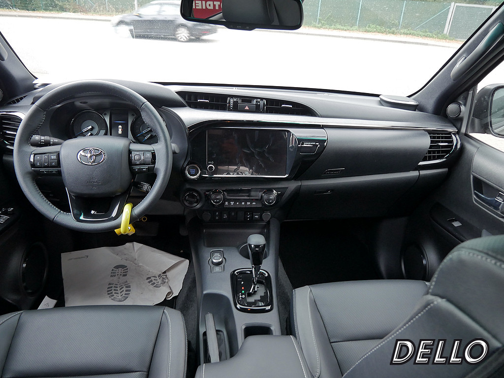 Fahrzeugansicht TOYOTA Hilux 2.8 Double Cab Invincible 4x4 - Bild 36