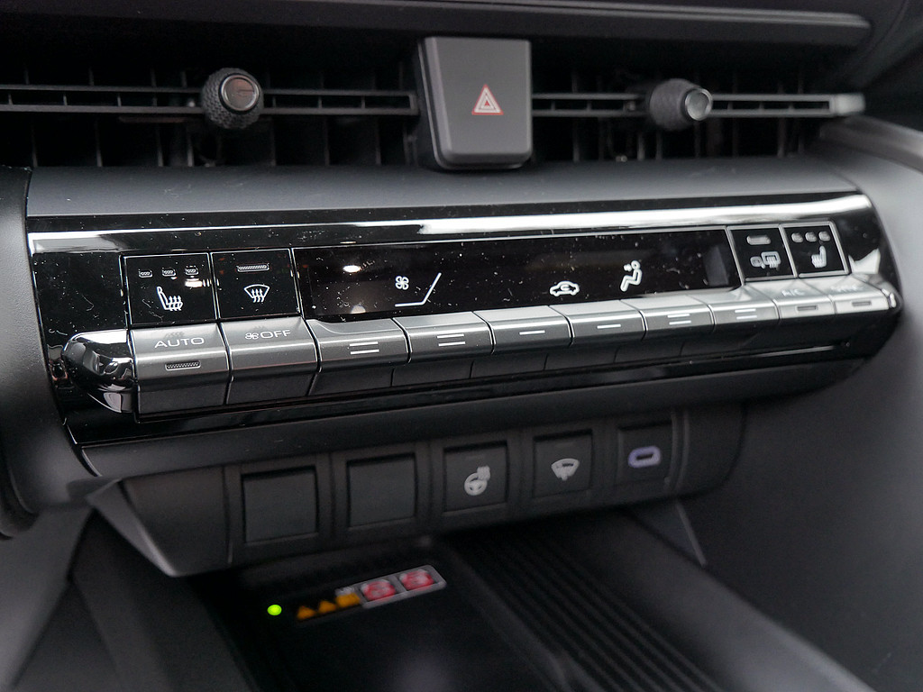 Fahrzeugansicht TOYOTA C-HR 2.0 Plug-In Hybrid FWD Teamplayer - Bild 16