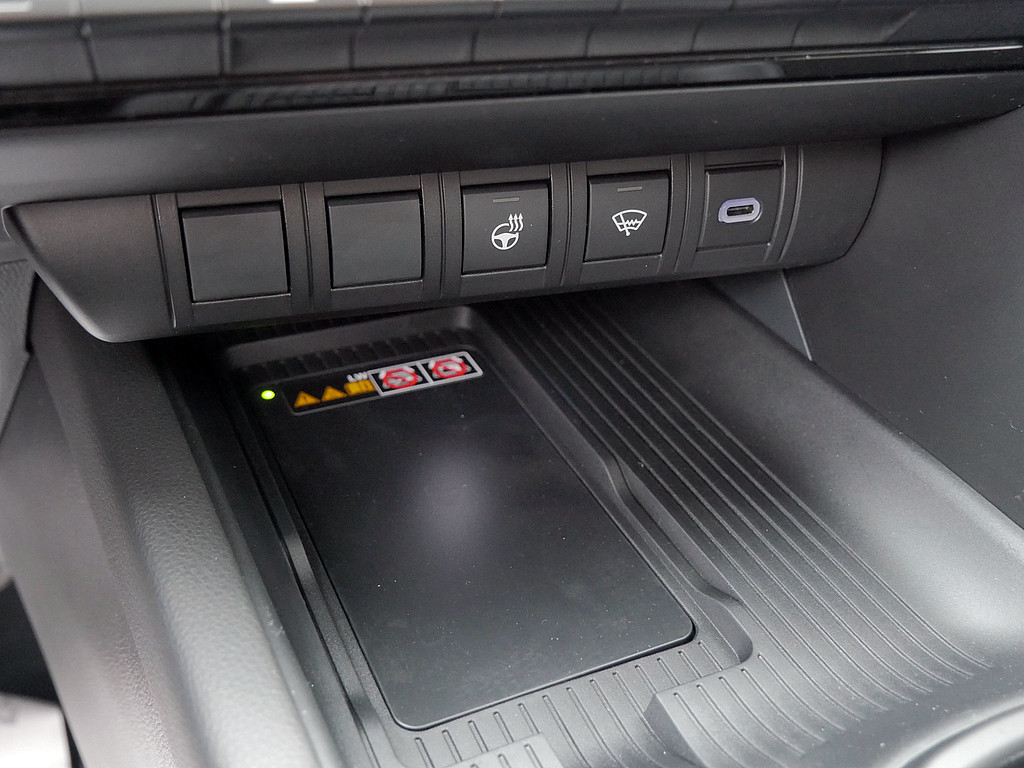 Fahrzeugansicht TOYOTA C-HR 2.0 Plug-In Hybrid FWD Teamplayer - Bild 17