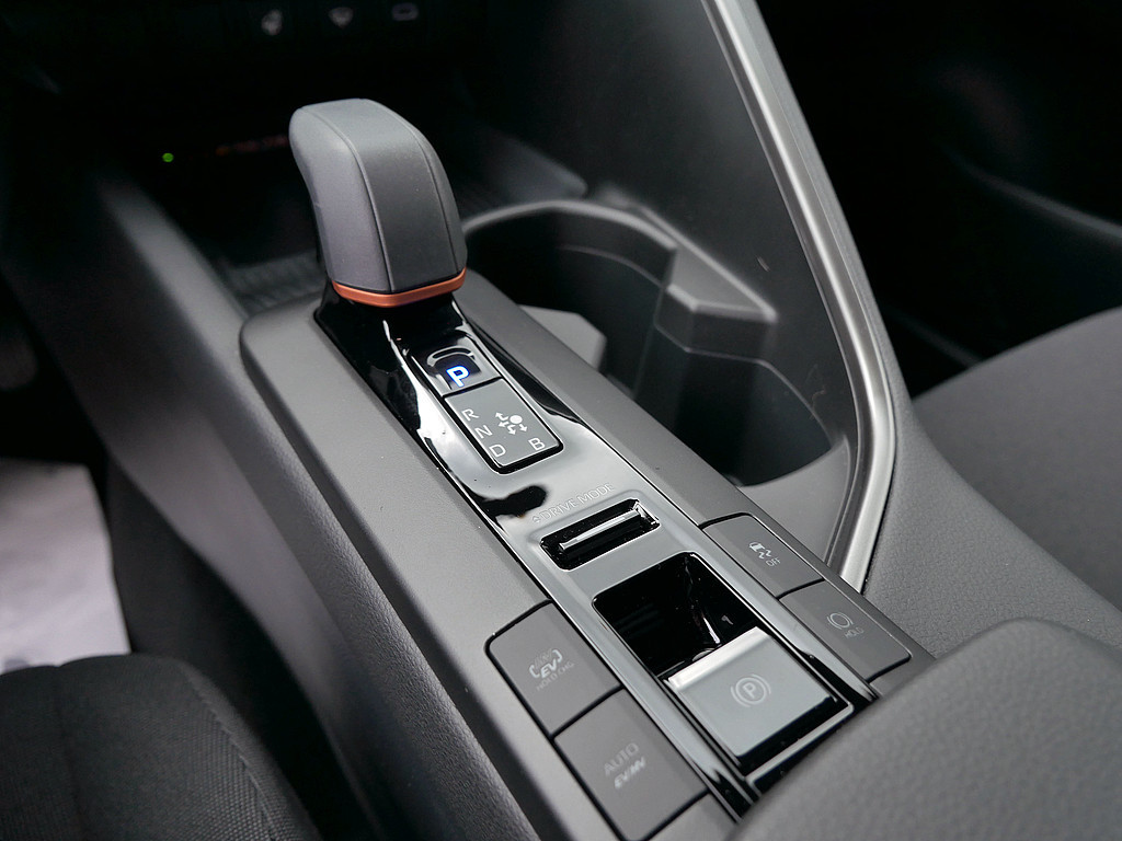 Fahrzeugansicht TOYOTA C-HR 2.0 Plug-In Hybrid FWD Teamplayer - Bild 18