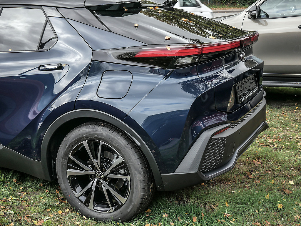 Fahrzeugansicht TOYOTA C-HR 2.0 Plug-In Hybrid FWD Teamplayer - Bild 32