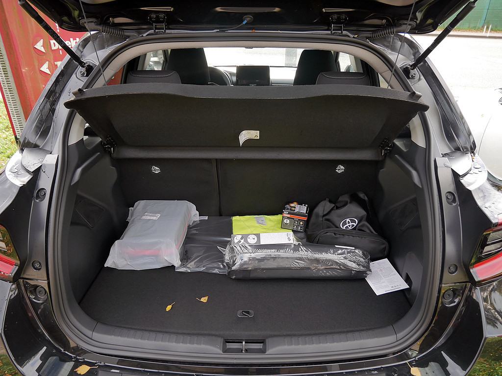 Fahrzeugansicht TOYOTA Yaris Hybrid 1.5 VVT-iE Teamplayer - Bild 3