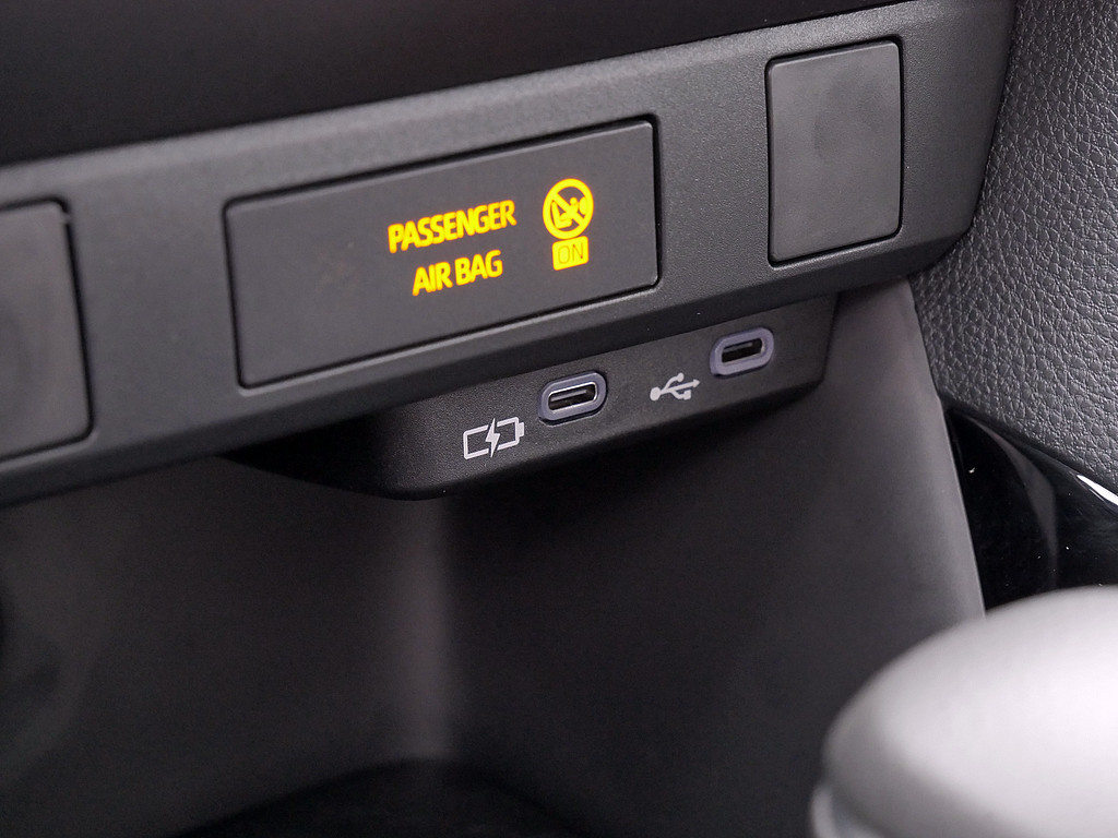 Fahrzeugansicht TOYOTA Yaris Hybrid 1.5 VVT-iE Teamplayer - Bild 8