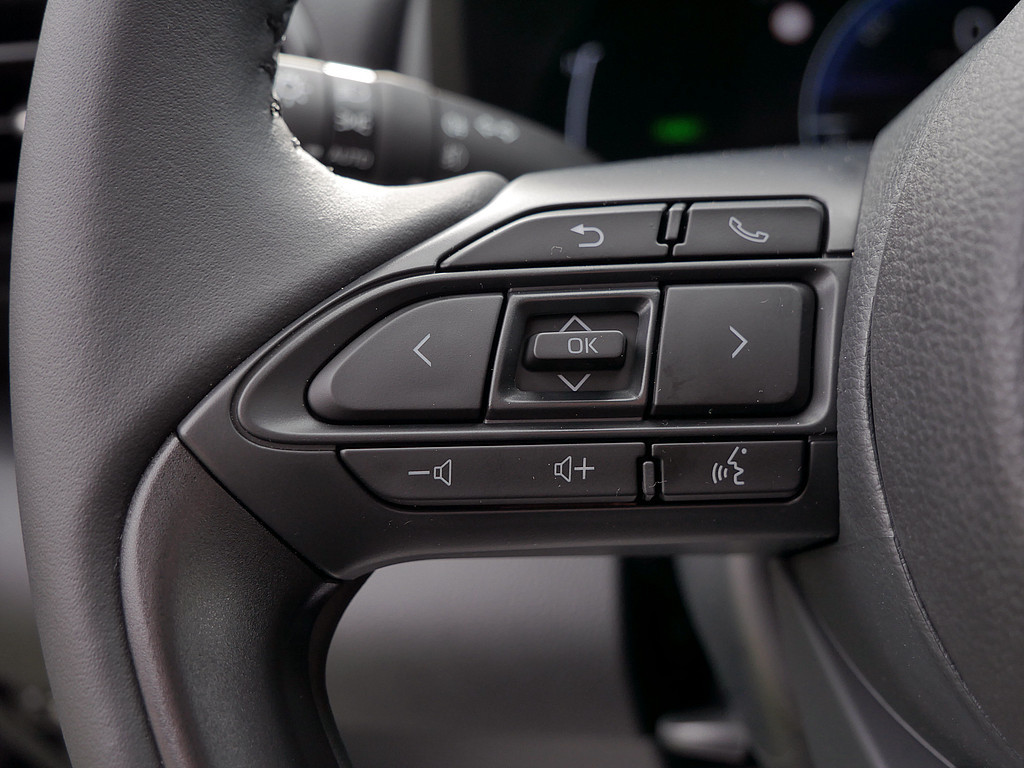 Fahrzeugansicht TOYOTA Yaris Hybrid 1.5 VVT-iE Teamplayer - Bild 16