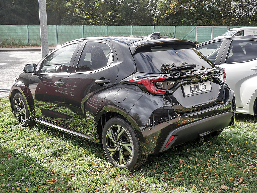 Fahrzeugansicht TOYOTA Yaris Hybrid 1.5 VVT-iE Teamplayer - Bild 23