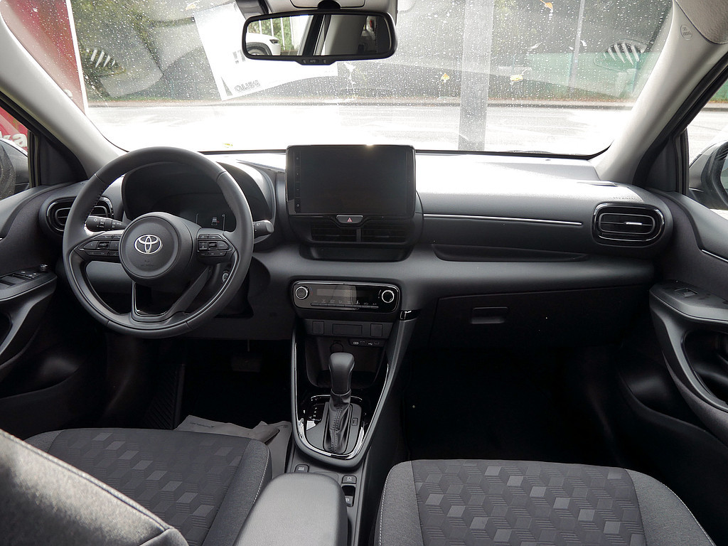 Fahrzeugansicht TOYOTA Yaris Hybrid 1.5 VVT-iE Teamplayer - Bild 29