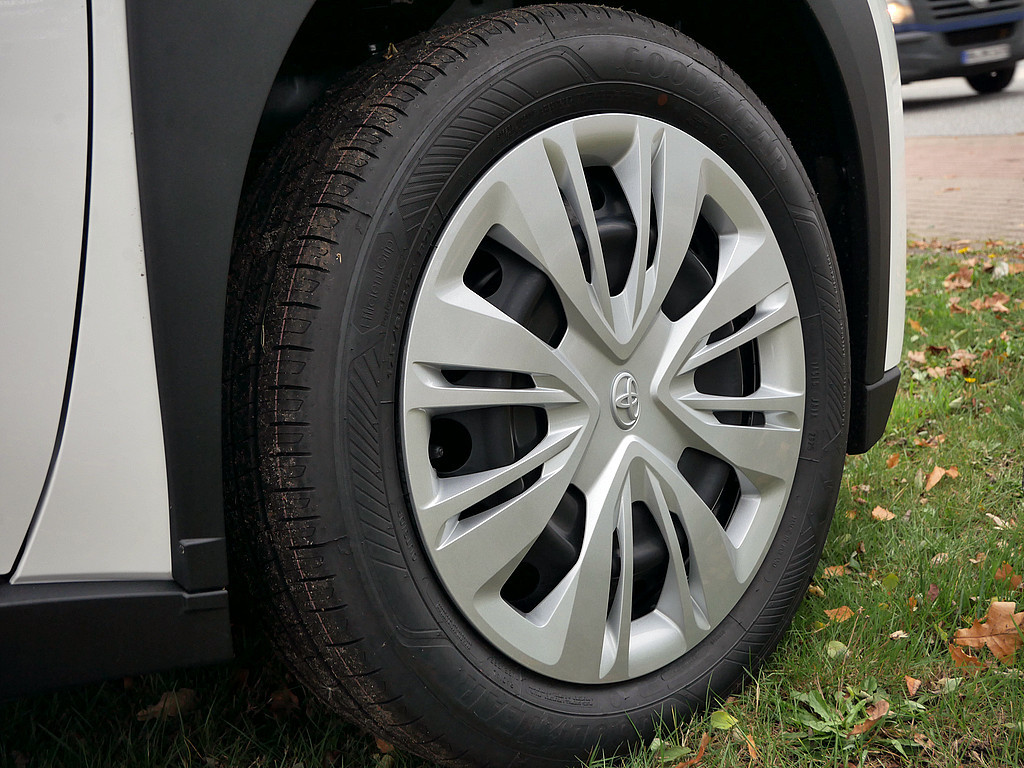 Fahrzeugansicht TOYOTA Aygo X 1.0 Play - Bild 3