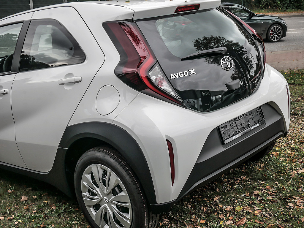 Fahrzeugansicht TOYOTA Aygo X 1.0 Play - Bild 25