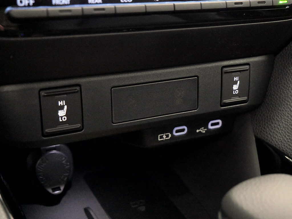 Fahrzeugansicht TOYOTA Yaris Hybrid 1.5 VVT-i Style Plus - Bild 20