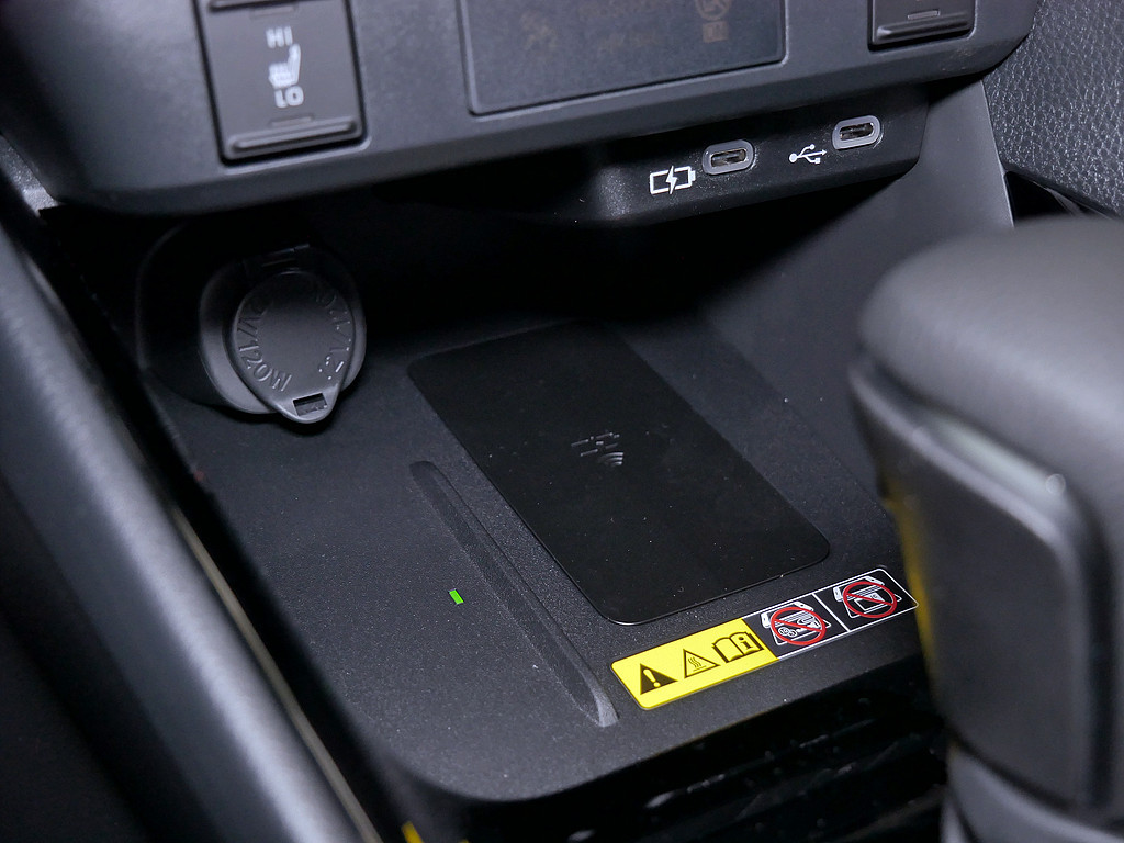 Fahrzeugansicht TOYOTA Yaris Hybrid 1.5 VVT-i Style Plus - Bild 21