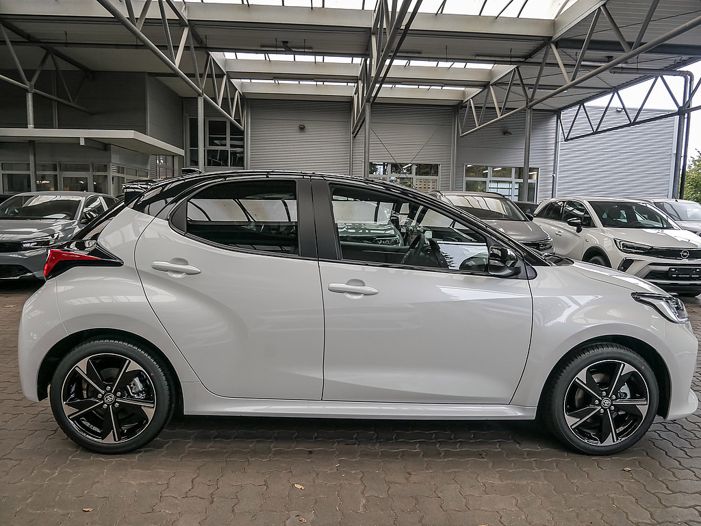 Fahrzeugansicht TOYOTA Yaris Hybrid 1.5 VVT-i Style Plus - Bild 23