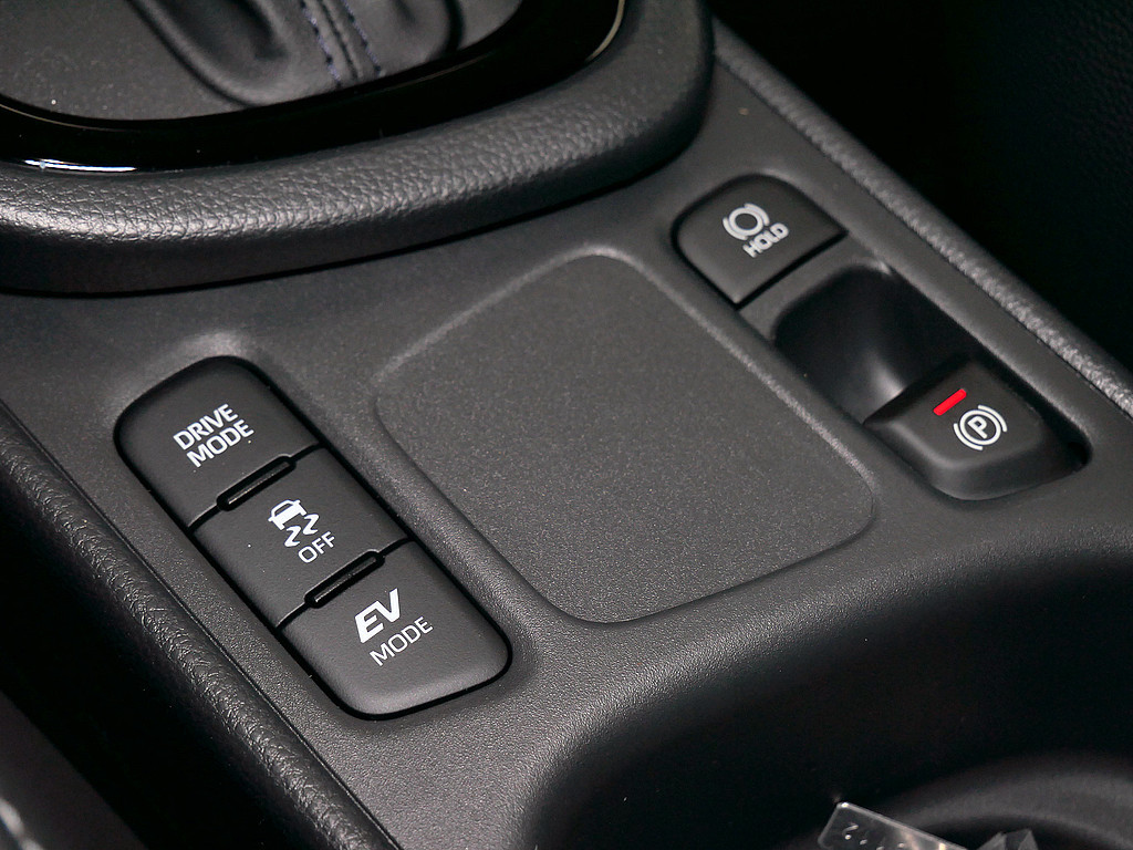 Fahrzeugansicht TOYOTA Yaris Hybrid 1.5 VVT-i Style Plus - Bild 24