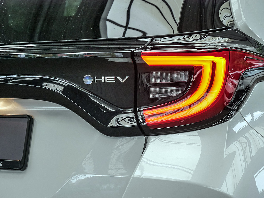 Fahrzeugansicht TOYOTA Yaris Hybrid 1.5 VVT-i Style Plus - Bild 39