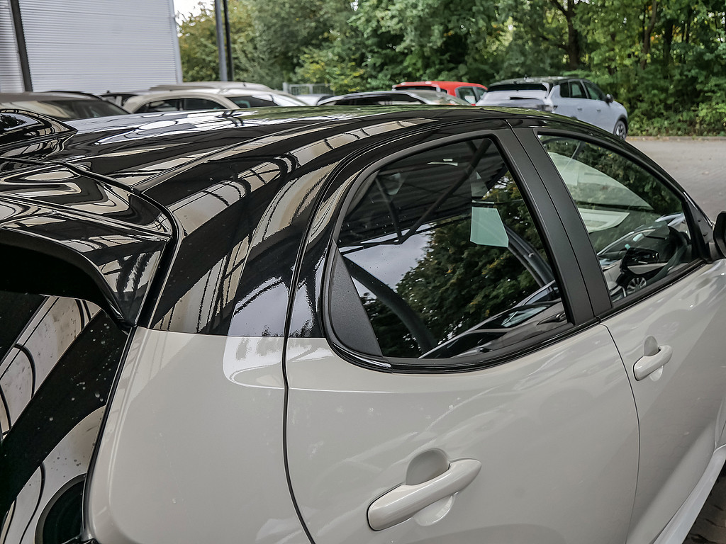 Fahrzeugansicht TOYOTA Yaris Hybrid 1.5 VVT-i Style Plus - Bild 40