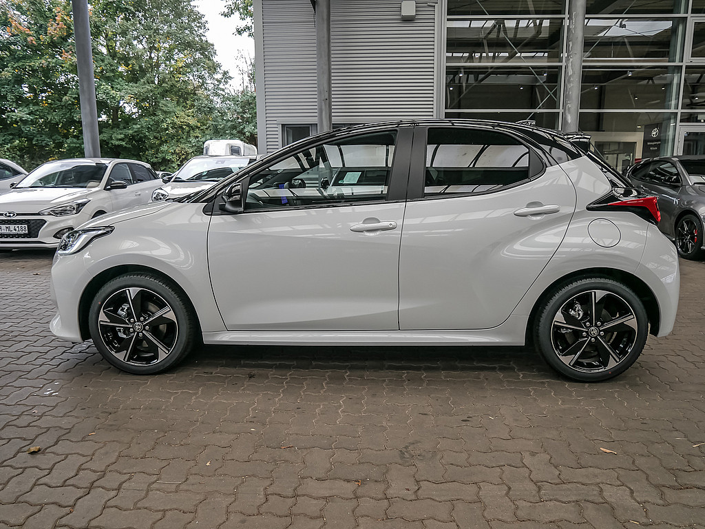 Fahrzeugansicht TOYOTA Yaris Hybrid 1.5 VVT-i Style Plus - Bild 43