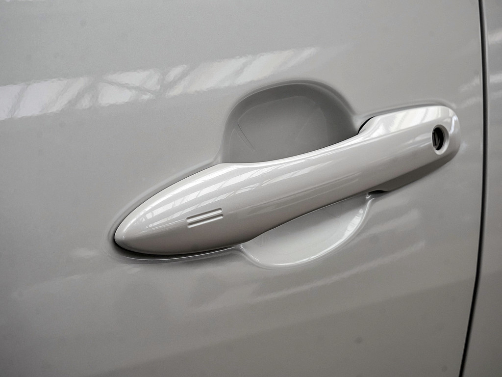 Fahrzeugansicht TOYOTA Yaris Hybrid 1.5 VVT-i Style Plus - Bild 45