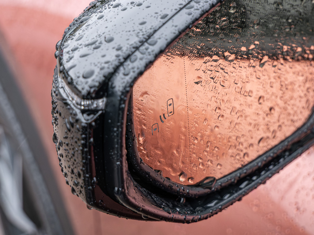 Fahrzeugansicht LEXUS LBX Emotion - Bild 2