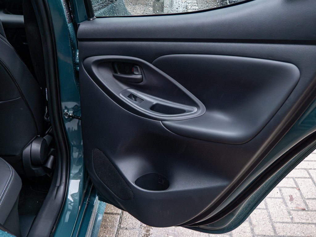 Fahrzeugansicht TOYOTA Yaris Hybrid Style Plus - Bild 11