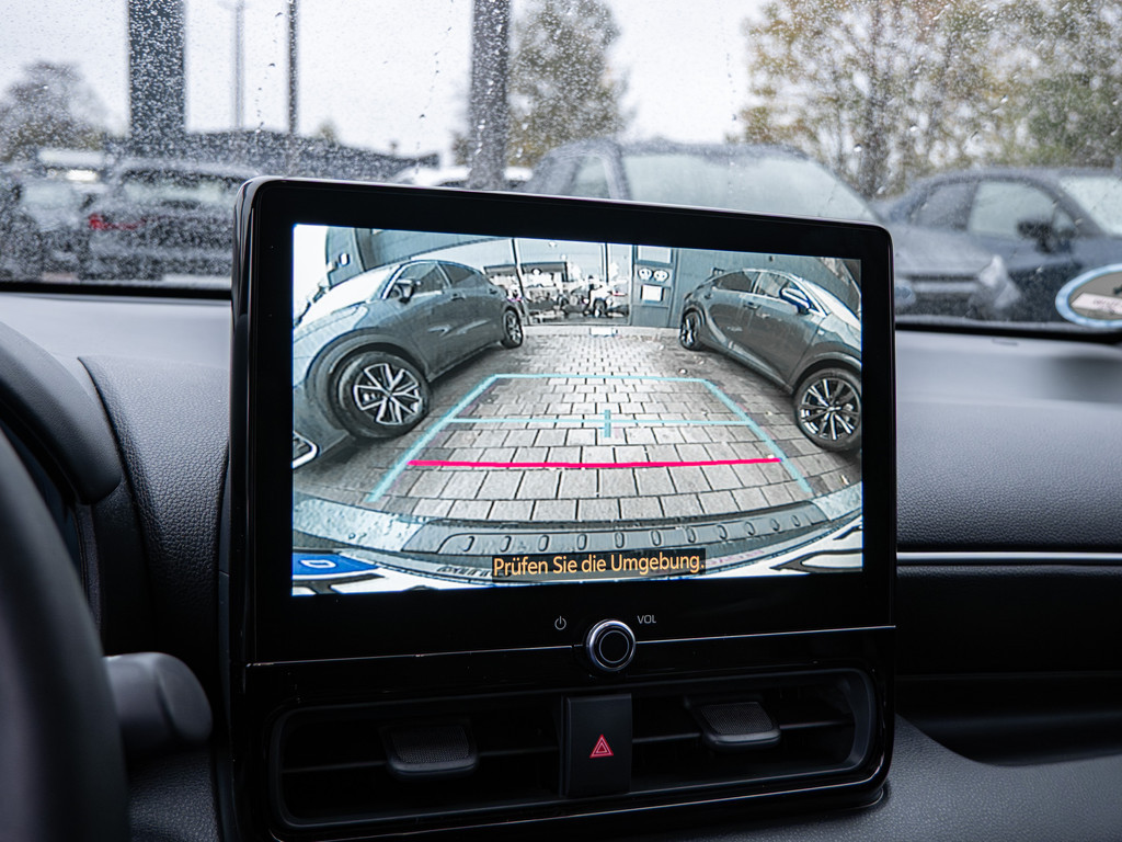 Fahrzeugansicht TOYOTA Yaris Hybrid Style Plus - Bild 18