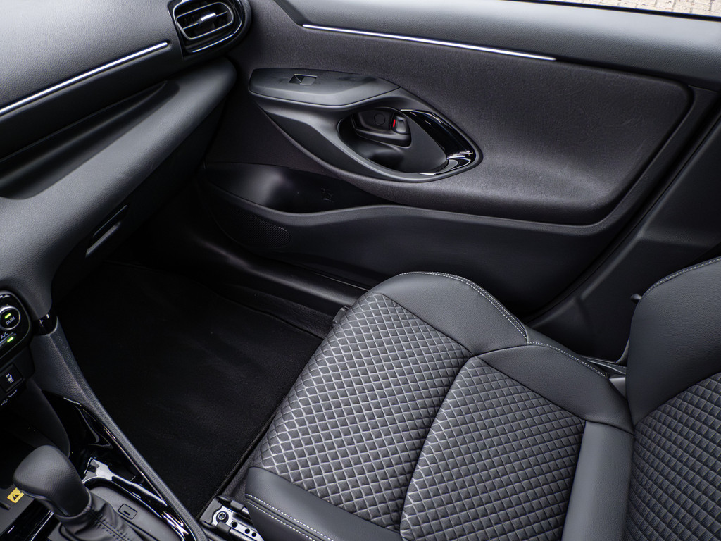 Fahrzeugansicht TOYOTA Yaris Hybrid Style Plus - Bild 25