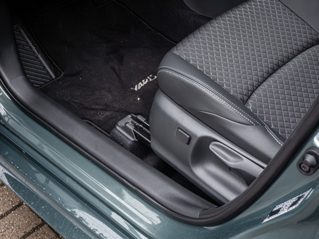 Fahrzeugansicht TOYOTA Yaris Hybrid Style Plus - Bild 37