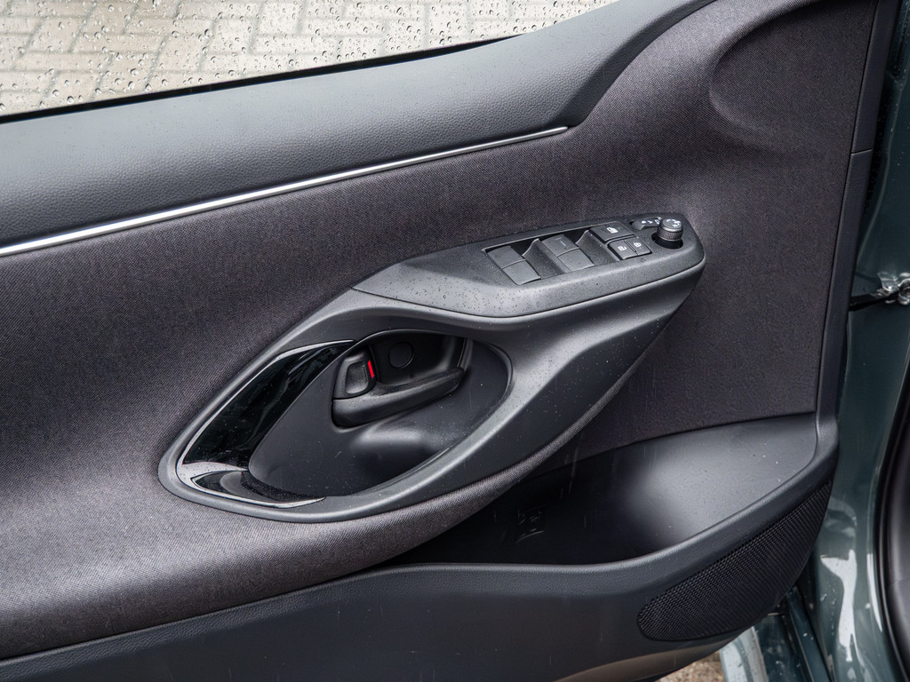 Fahrzeugansicht TOYOTA Yaris Hybrid Style Plus - Bild 38