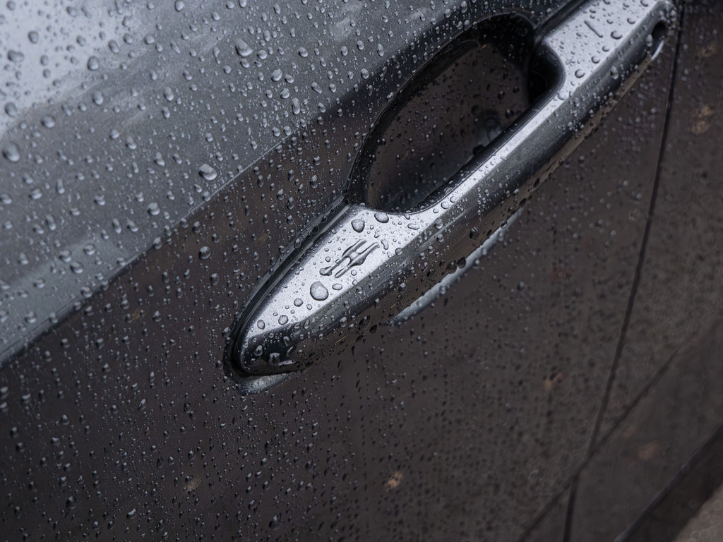 Fahrzeugansicht TOYOTA RAV4 2.5 Plug-in Hybrid 4x4 - Bild 3