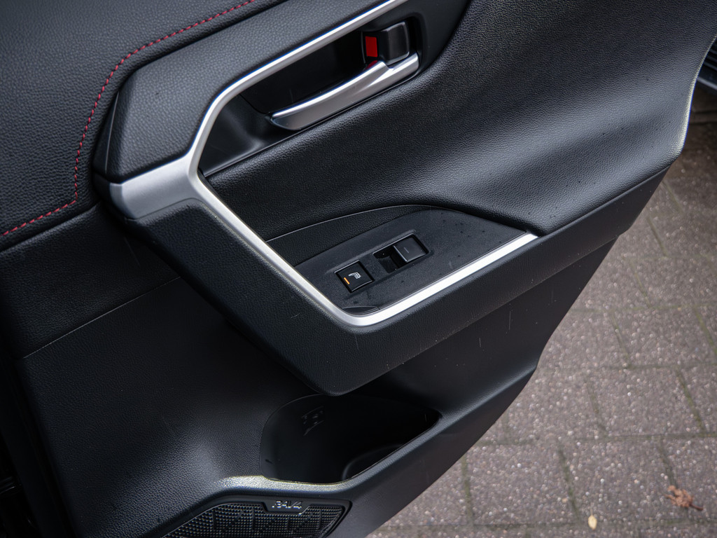 Fahrzeugansicht TOYOTA RAV4 2.5 Plug-in Hybrid 4x4 - Bild 11