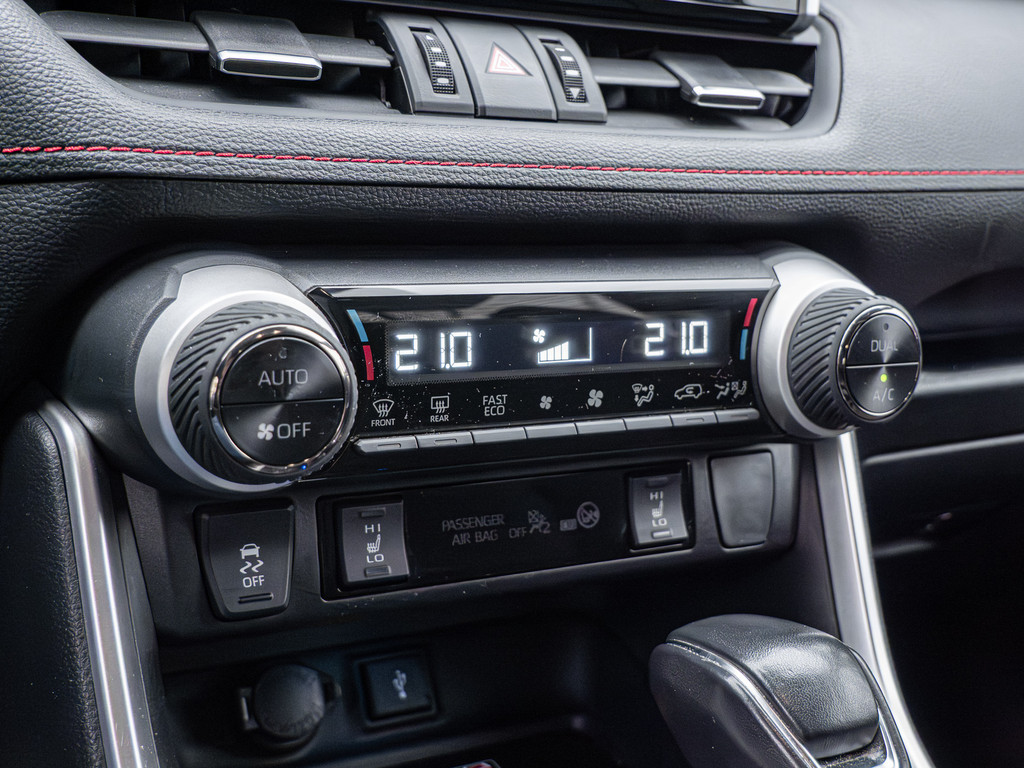 Fahrzeugansicht TOYOTA RAV4 2.5 Plug-in Hybrid 4x4 - Bild 19