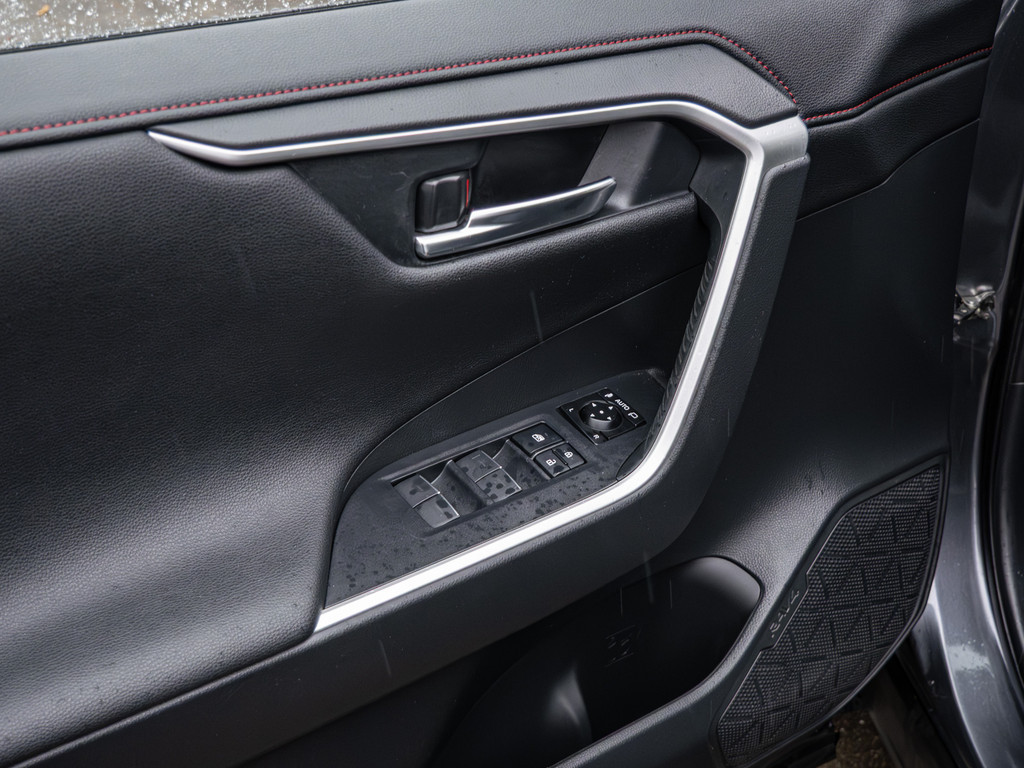 Fahrzeugansicht TOYOTA RAV4 2.5 Plug-in Hybrid 4x4 - Bild 38