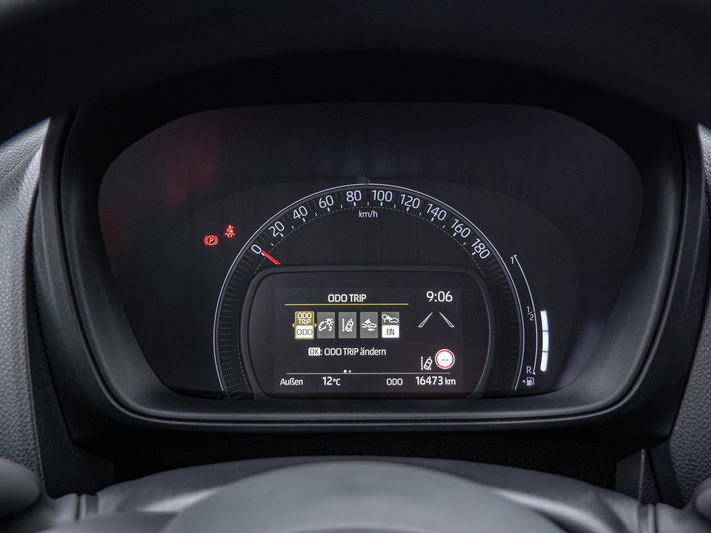 Fahrzeugansicht TOYOTA Aygo X 1.0 - Bild 17