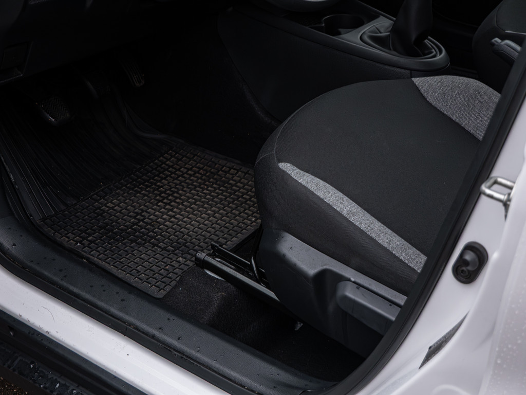 Fahrzeugansicht TOYOTA Aygo X 1.0 - Bild 26