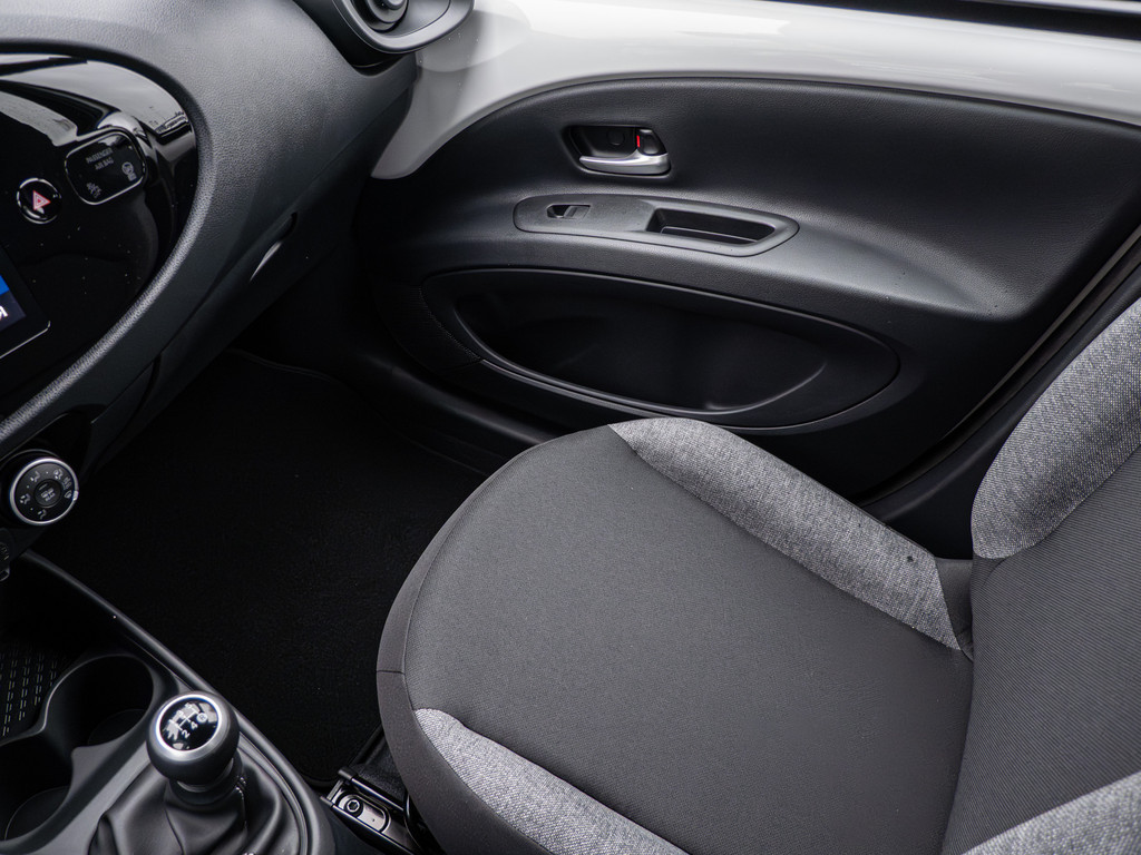 Fahrzeugansicht TOYOTA Aygo X 1.0 Play - Bild 16