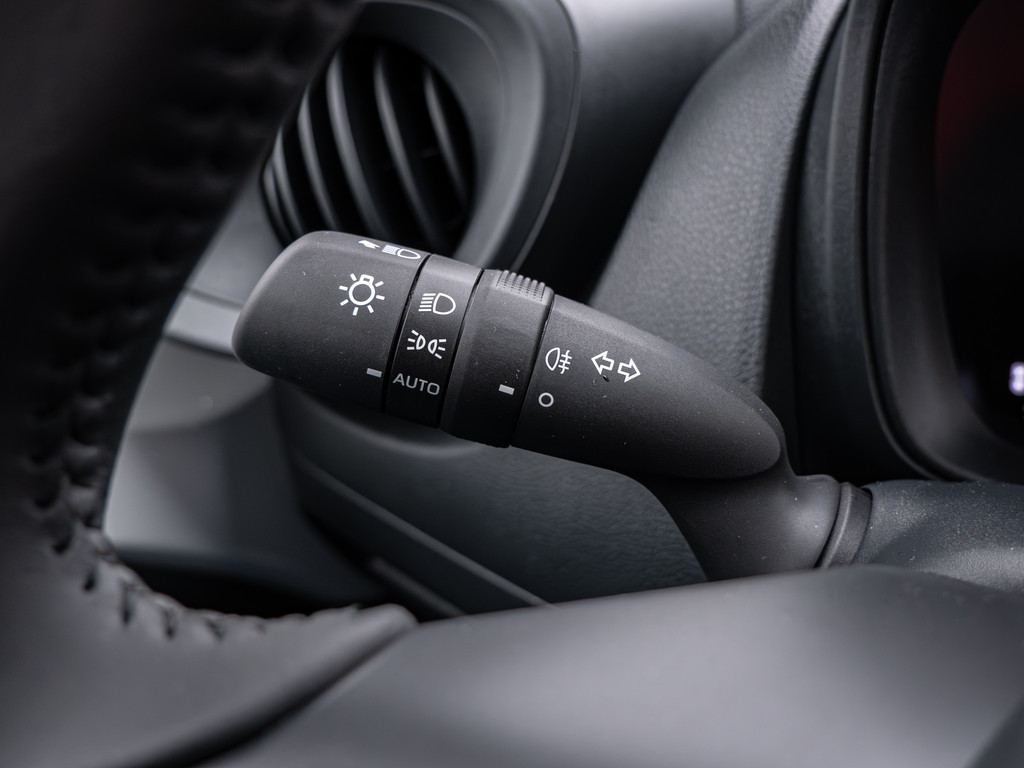 Fahrzeugansicht TOYOTA Aygo X 1.0 Play - Bild 19