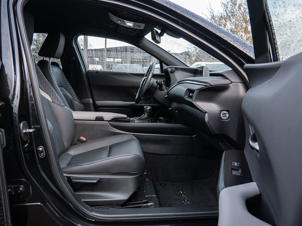 Fahrzeugansicht LEXUS UX 250 h Style+ - Bild 3